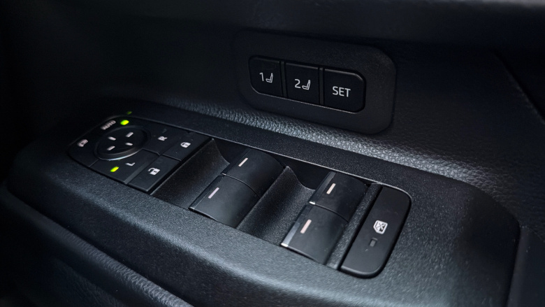 Toyota Land Cruiser 2.8 D-4D 204 Invincible 5dr Auto [7 Seat] Diesel Station Wagon